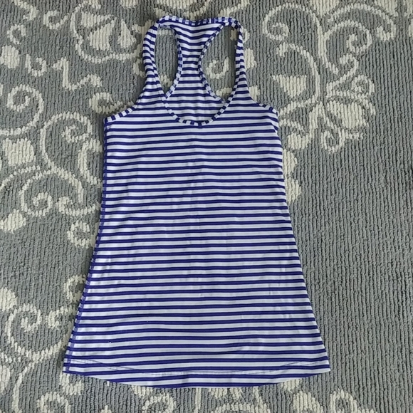 🤸 Lululemon free w purchase over $20 Striped Racerback Tank XS - Picture 1 of 3